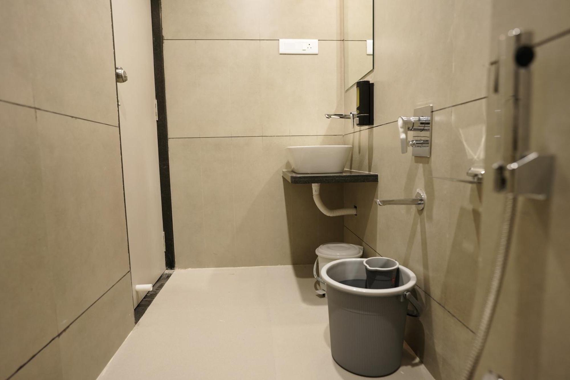 A Square Executive Hotel Aurangabad  Buitenkant foto